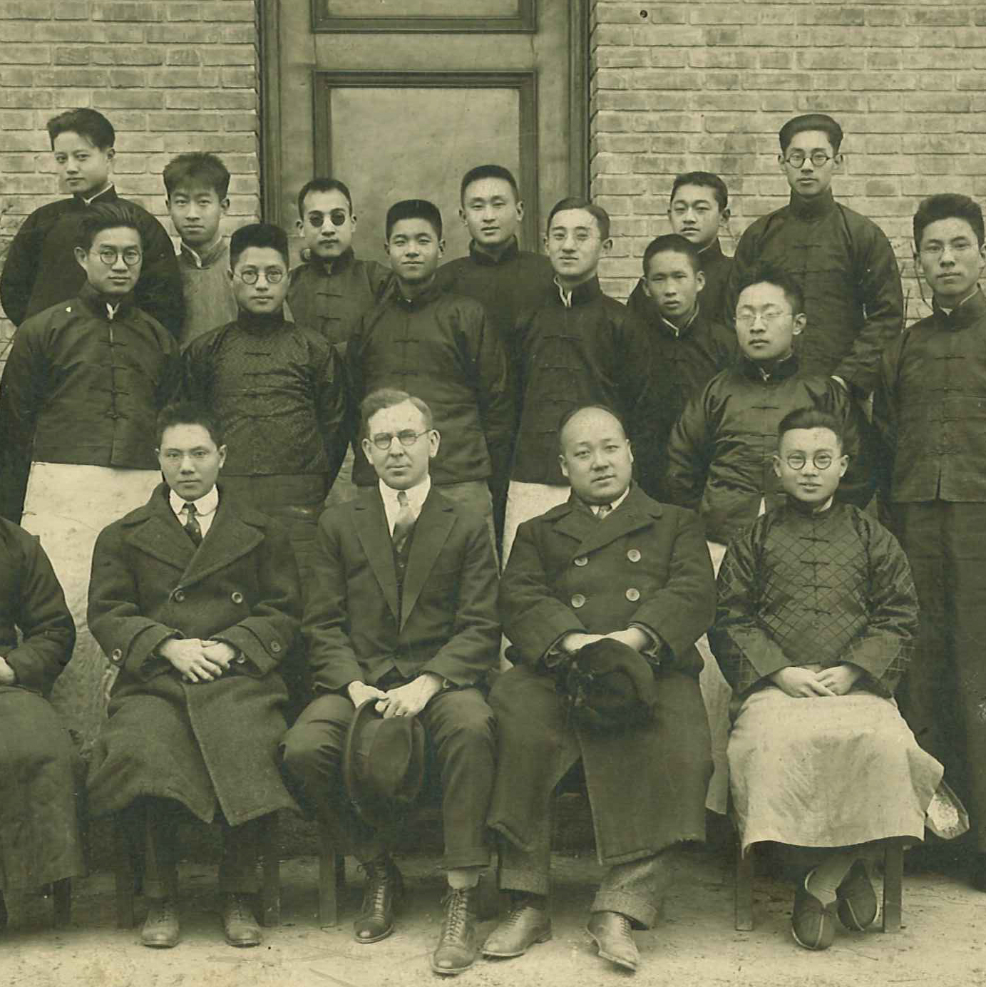 Professor Harold Quigley with Chinese students in 1920s