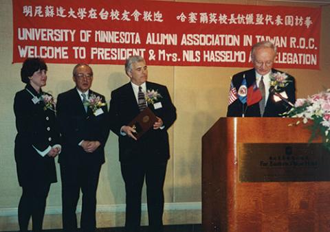 Hasselmo being welcomed by the alumni association in Taiwan