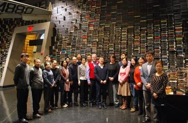 BJUT delegation visits the Heritage Gallery at the alumni center