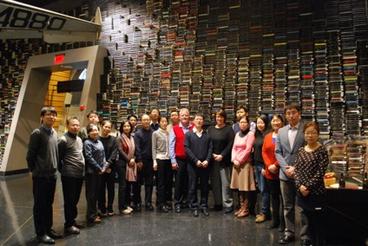 BJUT delegation visits the Heritage Gallery at the alumni center